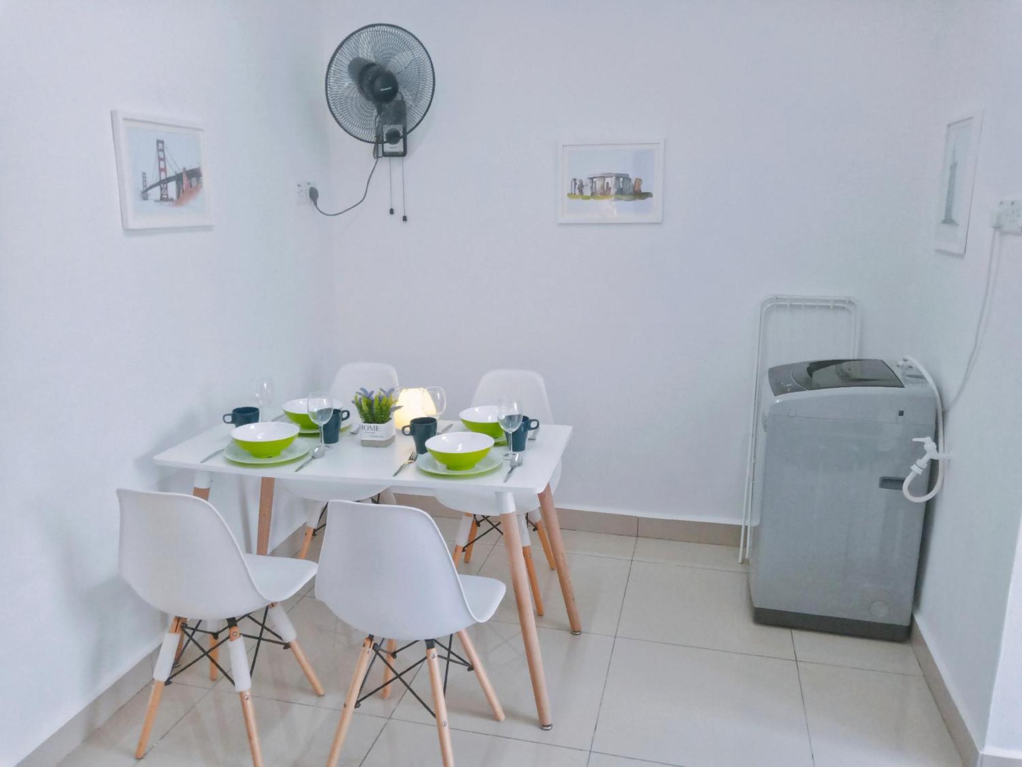 Georgetown, Up To 5 Pax, 2 Bedrooms, 1 Bathroom, 1 Car Park By Star George Town