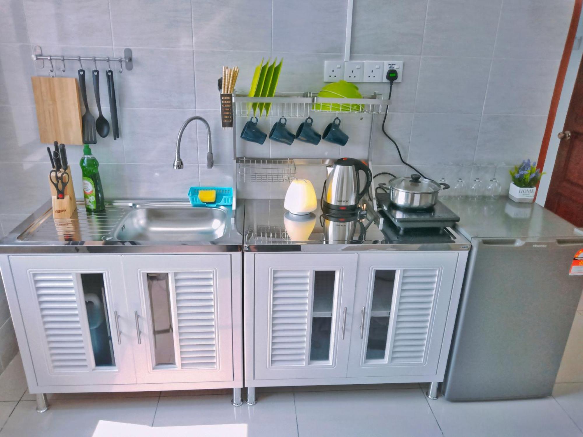 Apartment Georgetown, Up To 5 Pax, 2 Bedrooms, 1 Bathroom, 1 Car Park By Star George Town